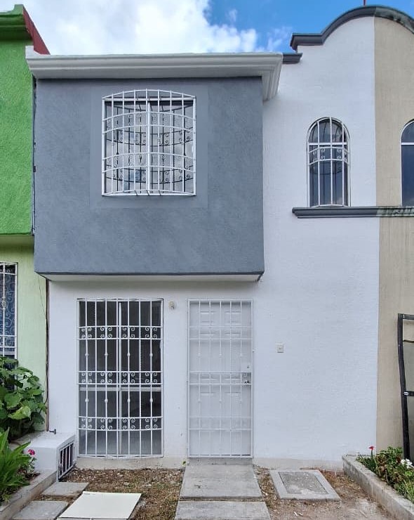 V61 - VENTA DE CASA EN JARDINES DE SANTA ROSA