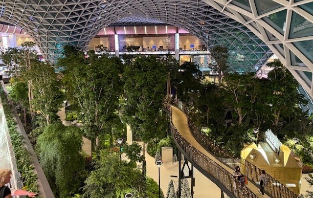 داخل أفخم صالات المطارات 