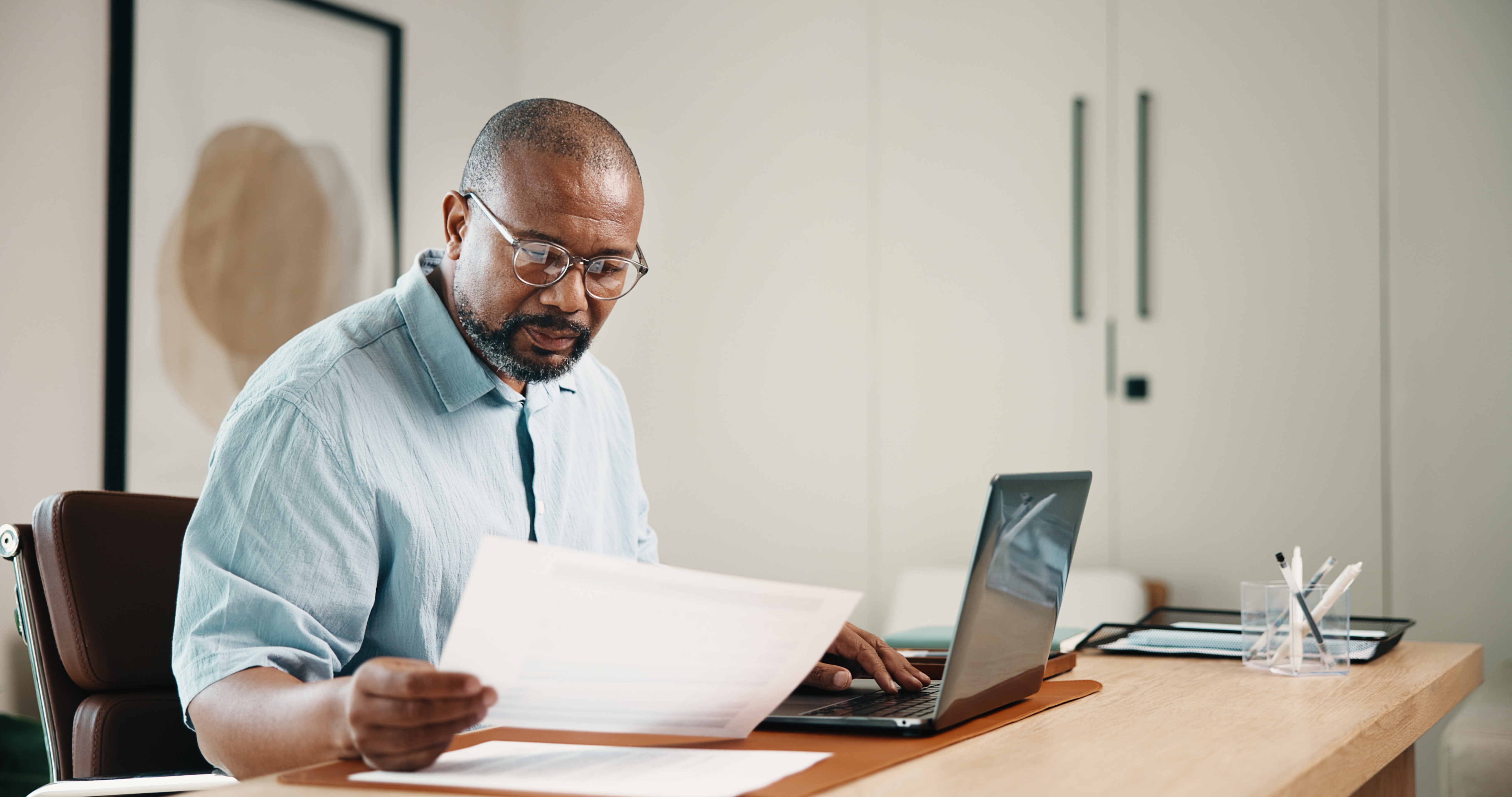 Should You Apply for a Loan Online or In Person?