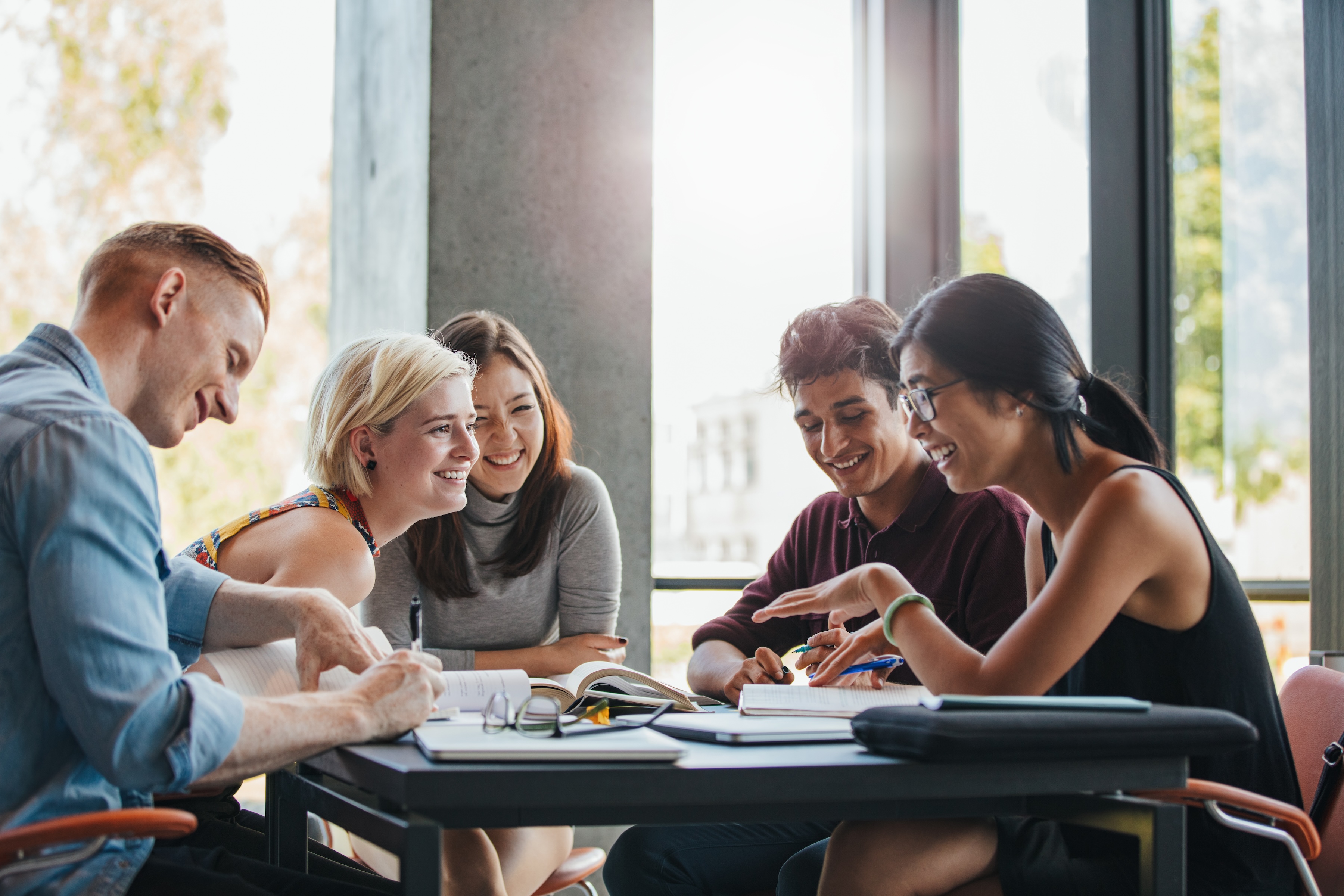 4 Best Credit Building Apps for College Students in 2026