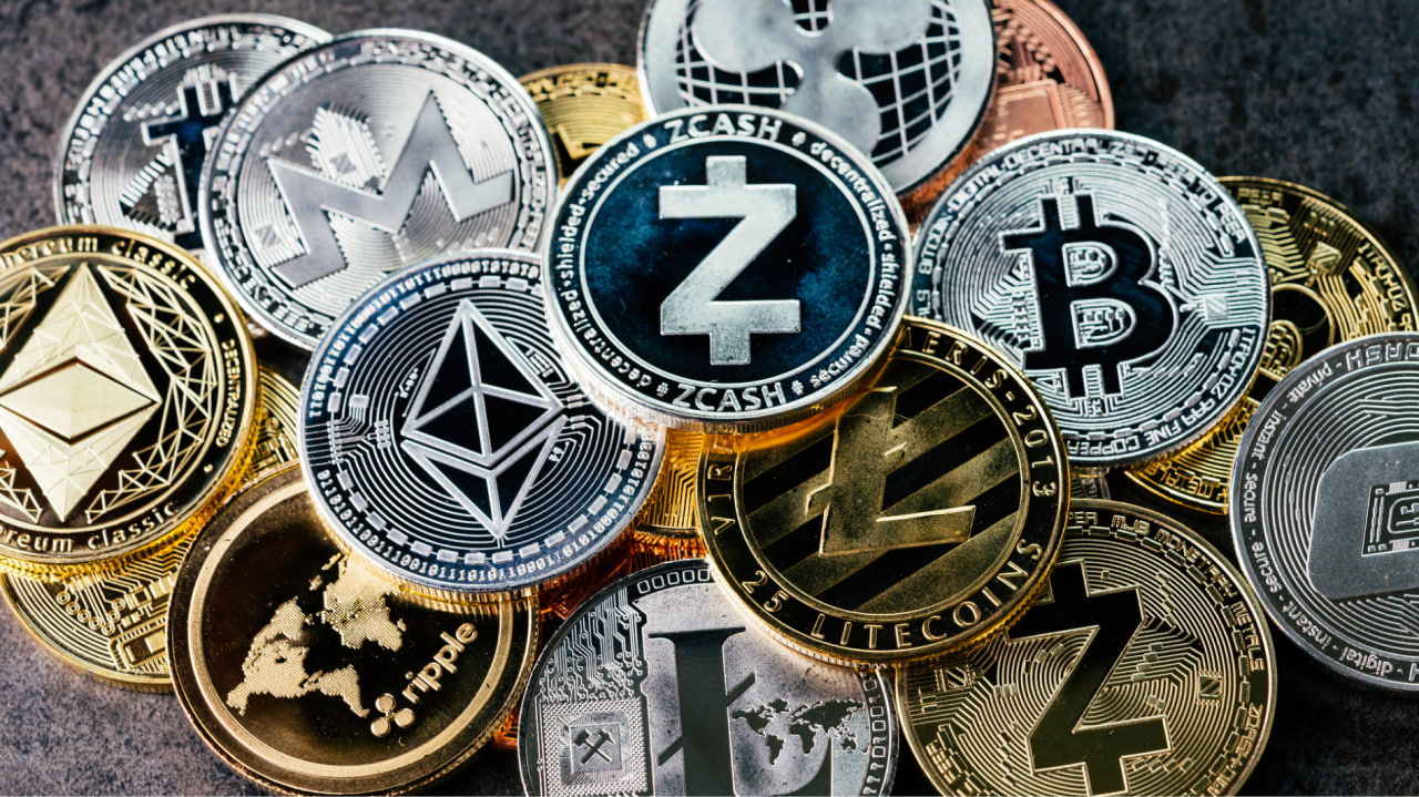 Altcoin Season? Index Climbs to 52 as Majority Outperform Bitcoin