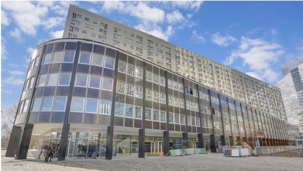 picture of a building