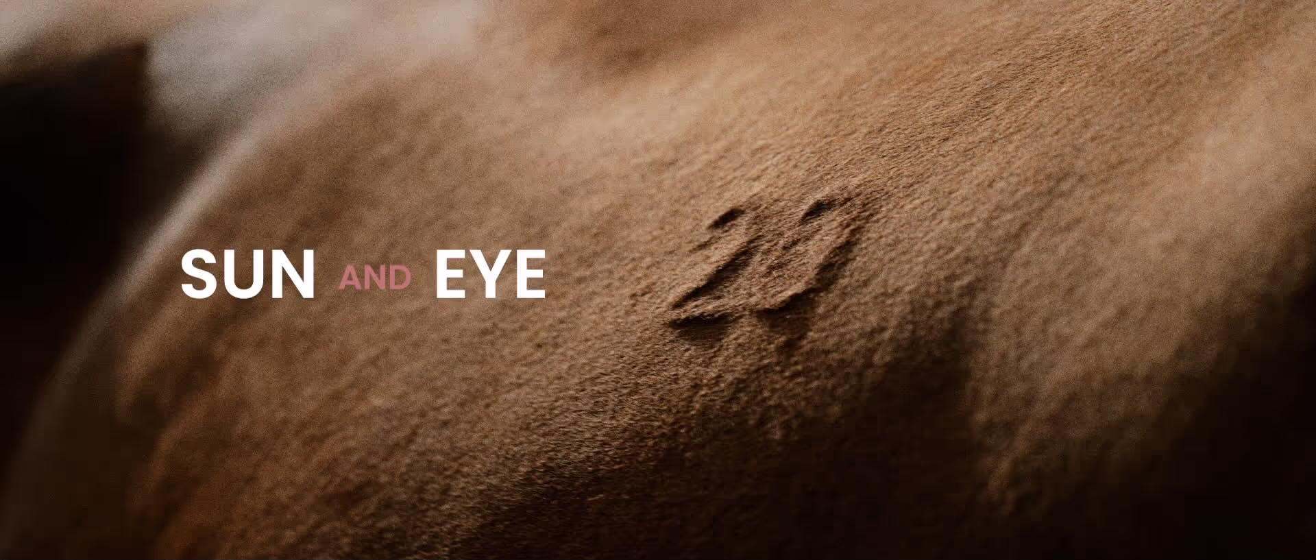 A Sun & Eye - Polo esemény összefoglaló videója, amely bemutatja a rendezvény főbb pillanatait, látványos sportmozzanatokkal és gyönyörű tájképekkel.