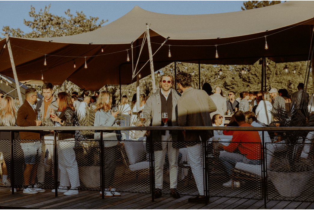 rooftop-foule-moment-convivial-grand-mess