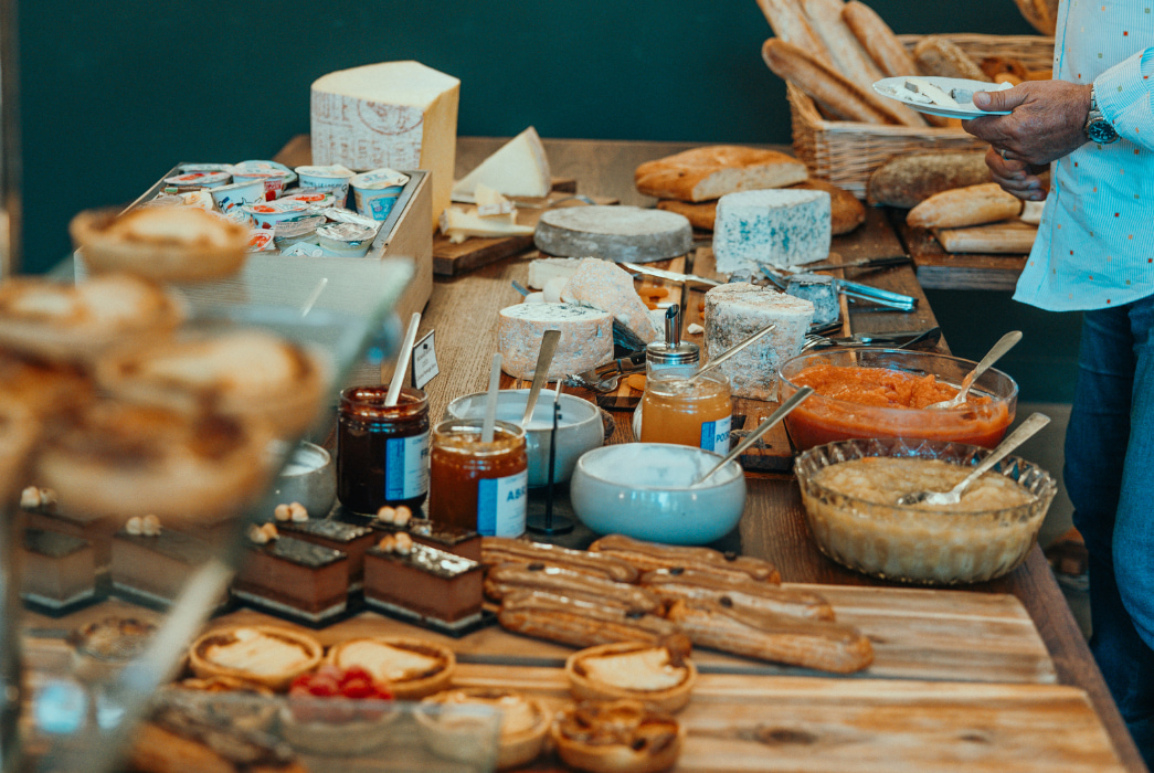 petit dejeuner buffet grand mess