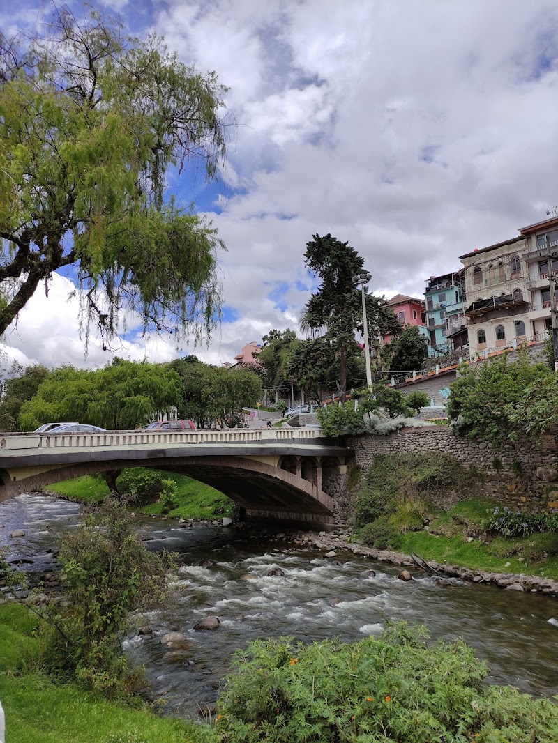 Stroll along the Tomebamba River Walk