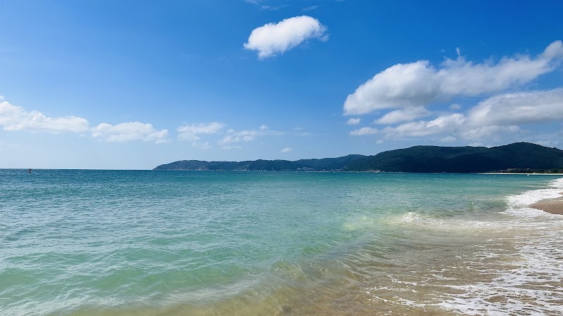 Yalong Bay Beach