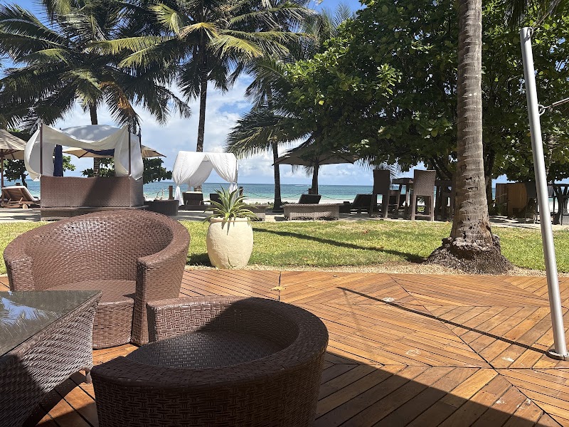 Sails Beach Bar & Restaurant