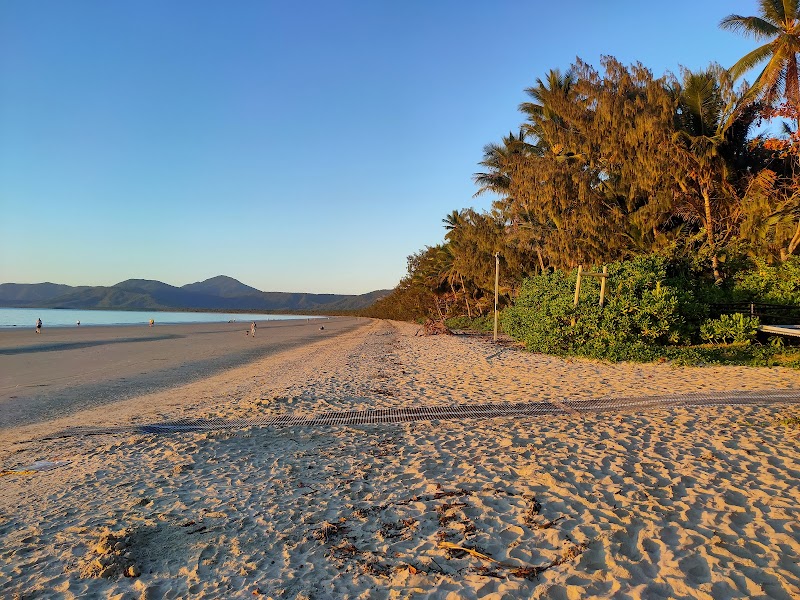 Four Mile Beach Relaxation