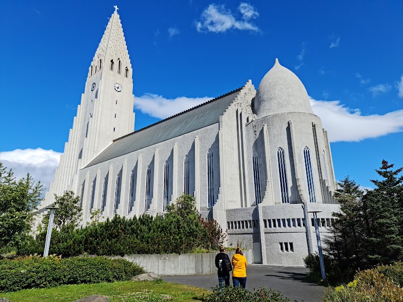 Explore the Hallgrímskirkja Church