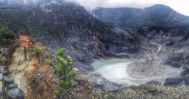 Tangkuban Perahu Volcano - Lembang - Indonesia - booked ai