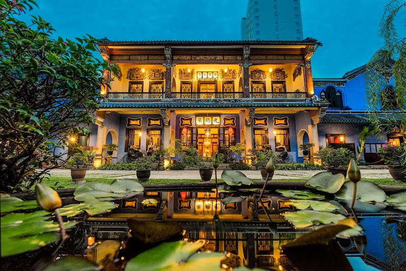 Walk through Cheong Fatt Tze Mansion (The Blue Mansion)