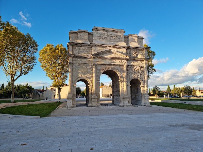 Explore the Triumphal Arch of Orange