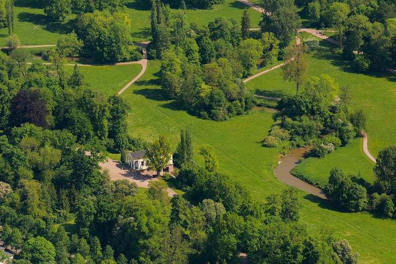 Stroll through Park an der Ilm