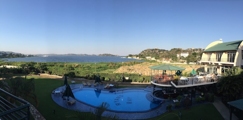 Ryan's Bay Hotel