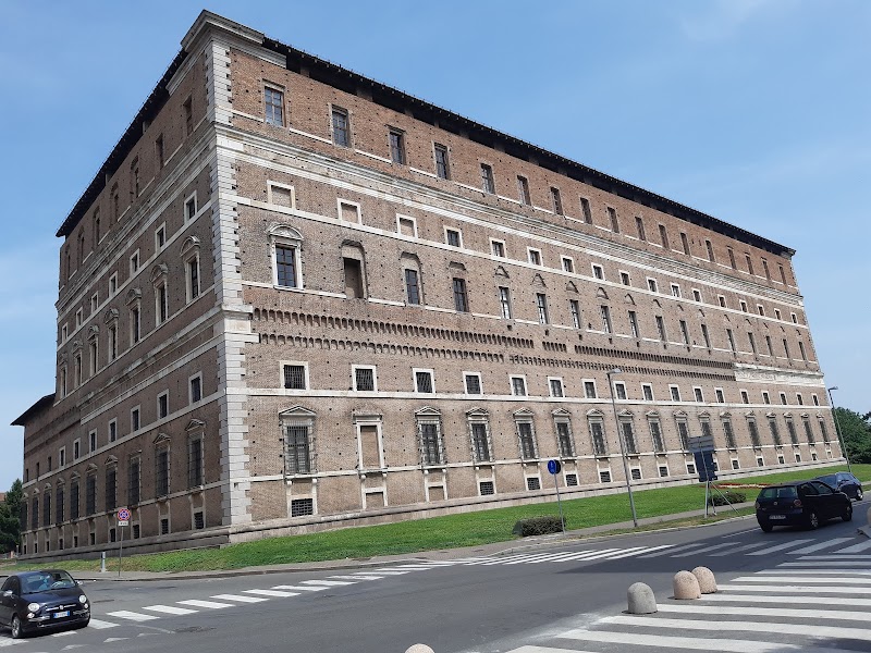 Visit Palazzo Farnese