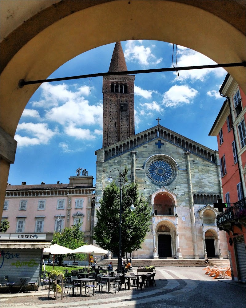 Tour the Piacenza Cathedral (Duomo di Piacenza)