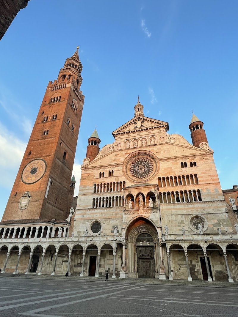 Explore Cremona Cathedral (Cattedrale di Cremona)