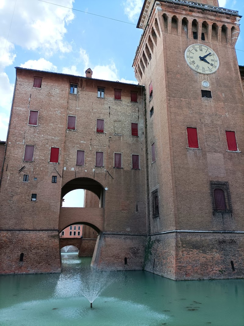 Cycle along the Renaissance city walls