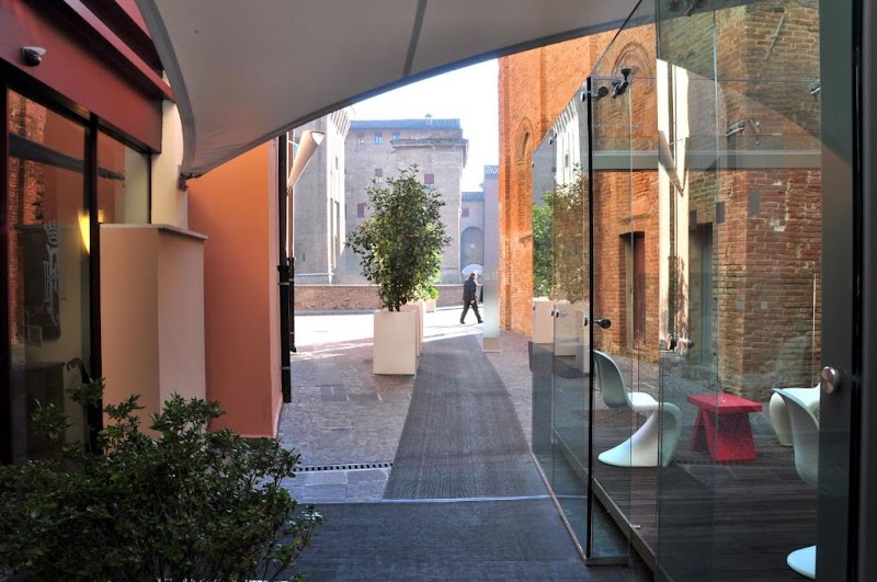 Hotel Ferrara