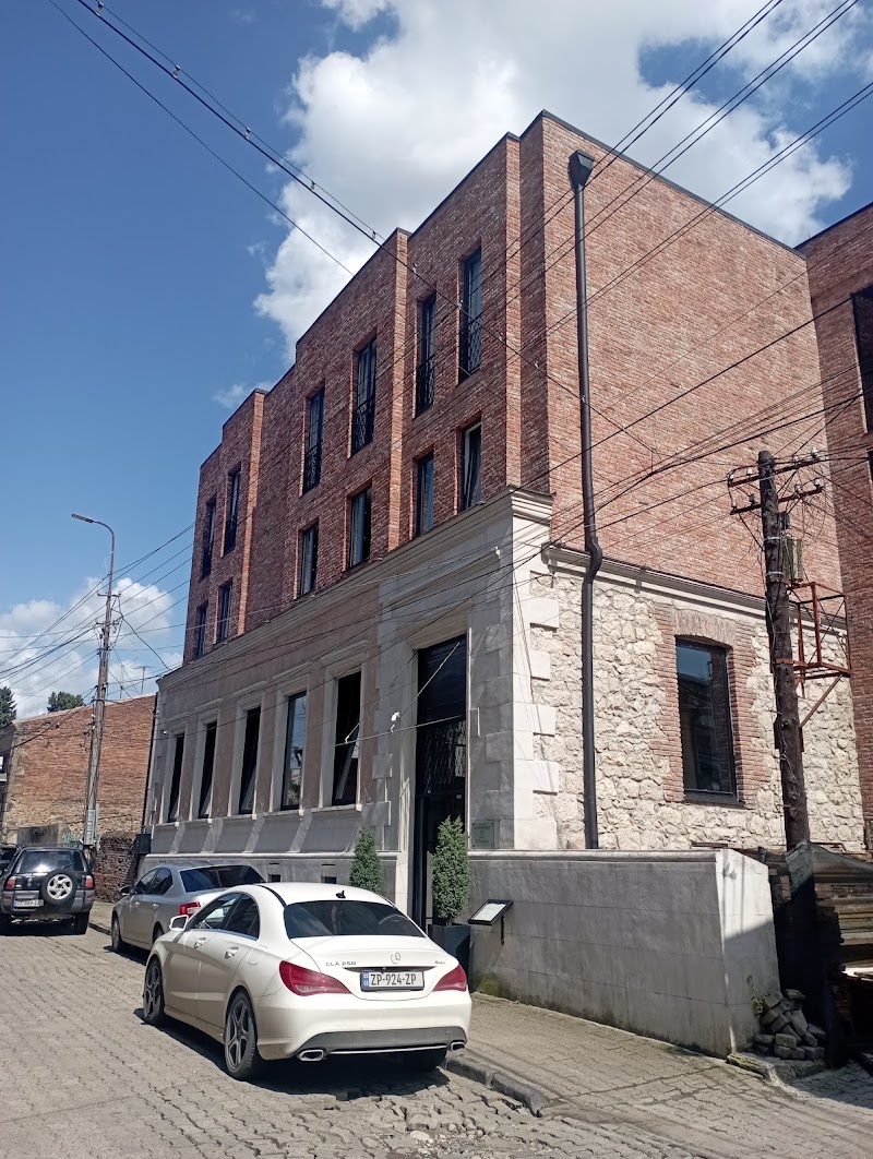 Solomon Hotel
