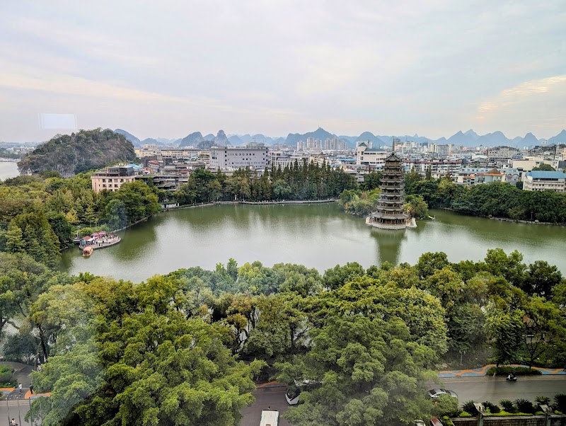 Lijiang Waterfall Hotel Guilin