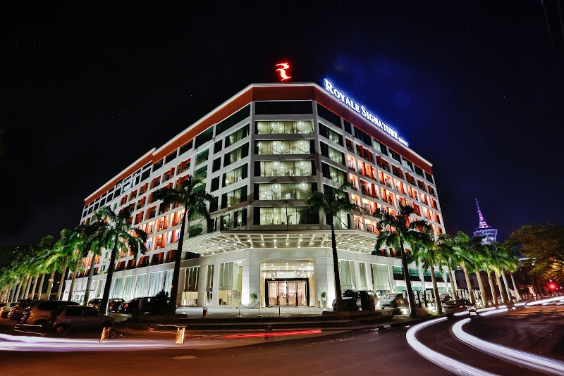Hotel Royale Signature
