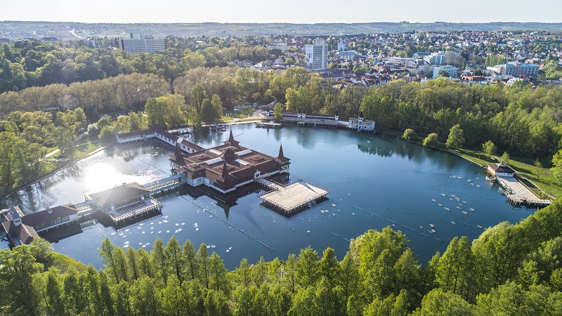 Lake Hévíz: Europe's Largest Thermal Spa - Hévíz - Hungary - booked ai