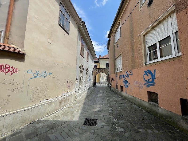 Székesfehérvár Downtown - Székesfehérvár - Hungary - booked ai