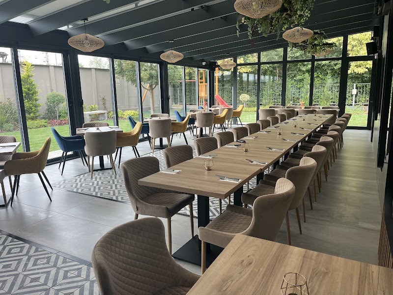 Pomo Korzó - Tatabánya - Hungary - booked ai