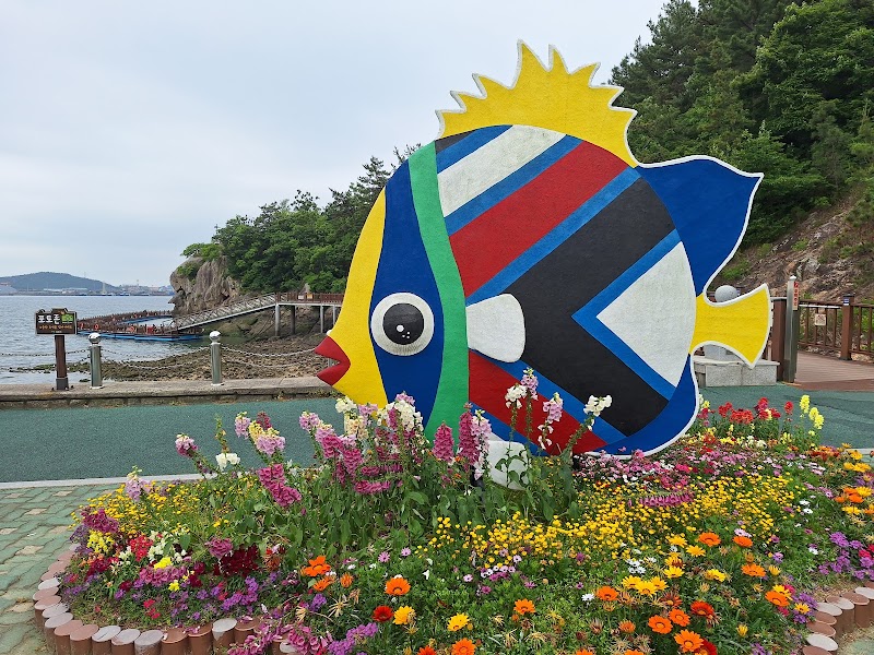 Bridge To Gatbawi Rock - Mokpo-si - South Korea - booked ai