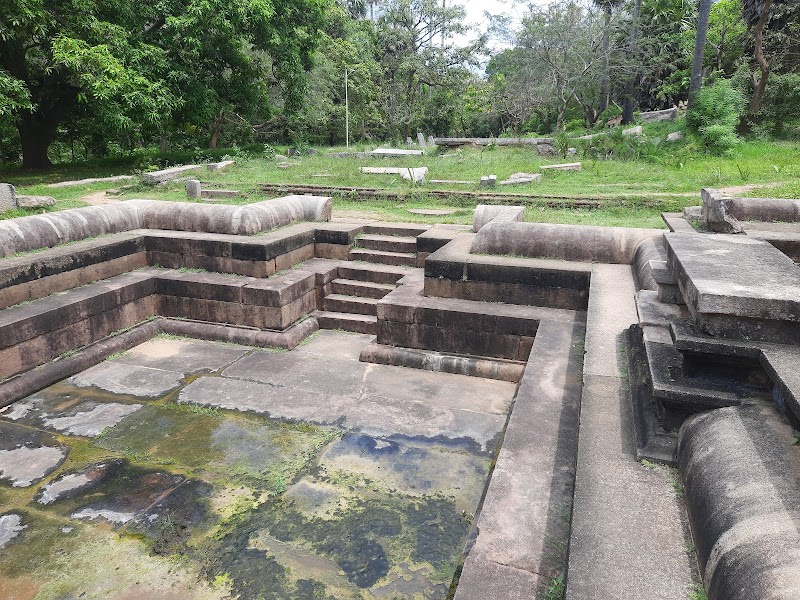 Star Gate Ranmasu Uyana - Anuradhapura - Sri Lanka - booked ai