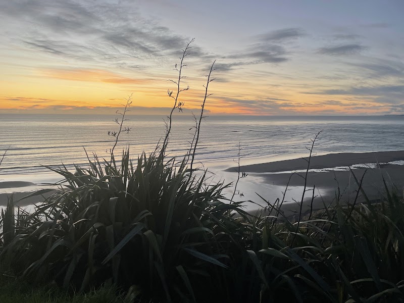 Michael Hope Lookout - Raglan - New Zealand - booked ai