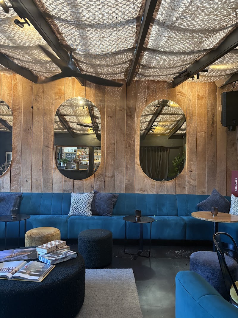 ISO Raglan Bistro Cocktail Lounge - Raglan - New Zealand - booked ai