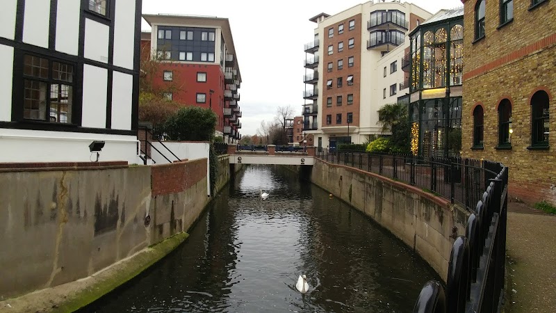 Clattern Bridge - Kingston upon Thames - United Kingdom - booked ai