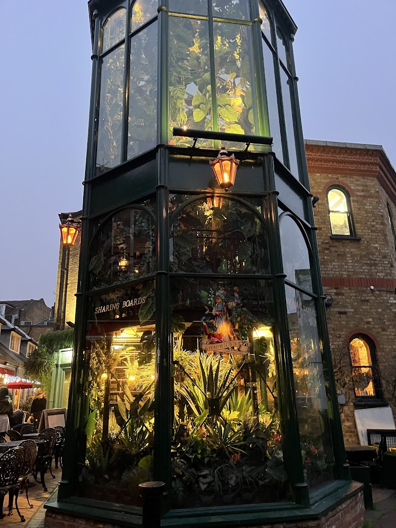 Clattern Bridge - Kingston upon Thames - United Kingdom - booked ai