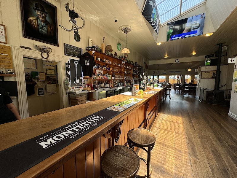 Star and Garter Hotel - Coromandel - New Zealand - booked ai