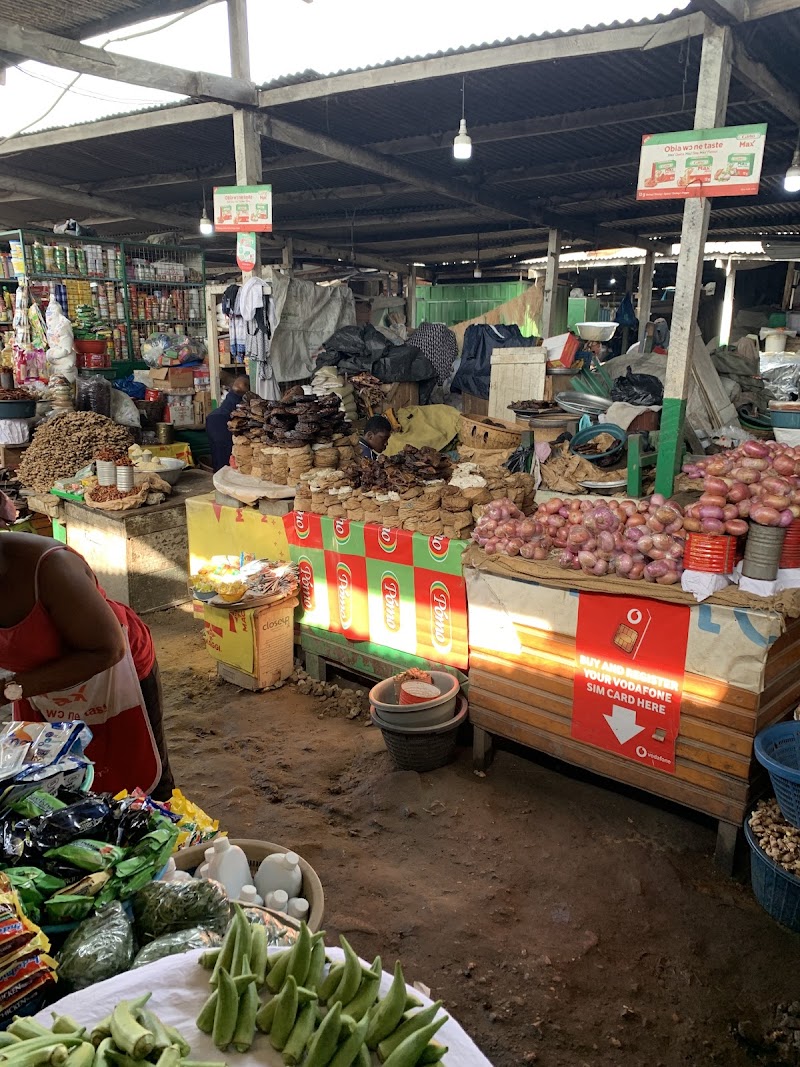 Shop and dine at Makola Market - Accra - Ghana - booked ai