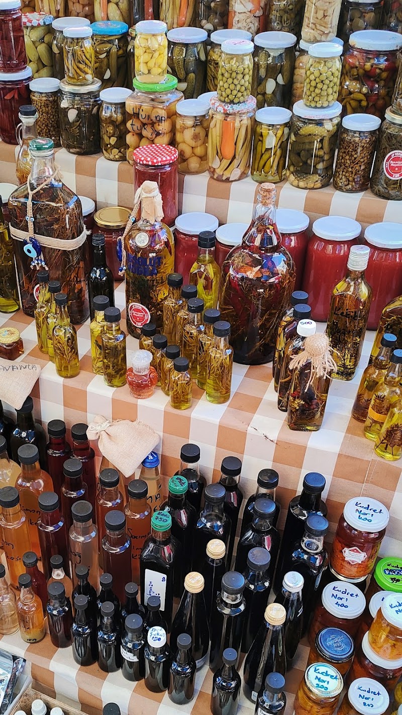 Visit the Alacati Market Pazaryeri on Saturdays - Çeşme - Türkiye - booked ai