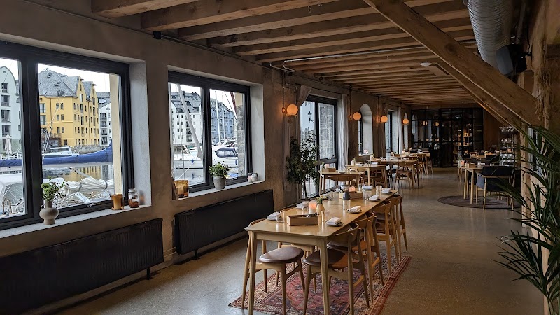 Bro Kystgastronomi - Ålesund - Norway - booked ai