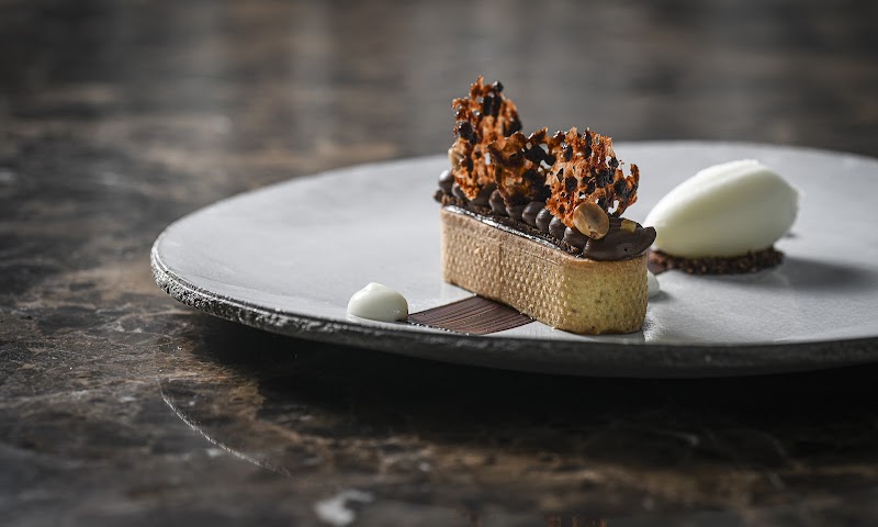 Vincent Favre Félix - Annecy - France - booked ai