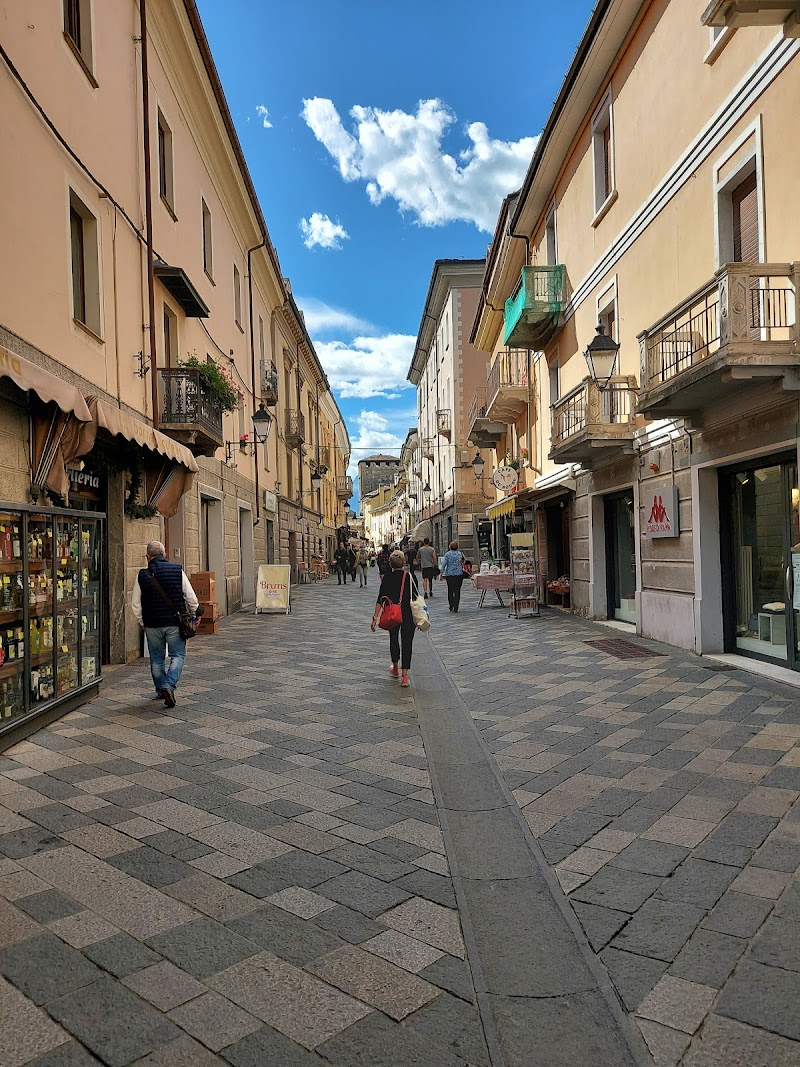 Explore the Arch of Augustus - Aosta - Italy - booked ai