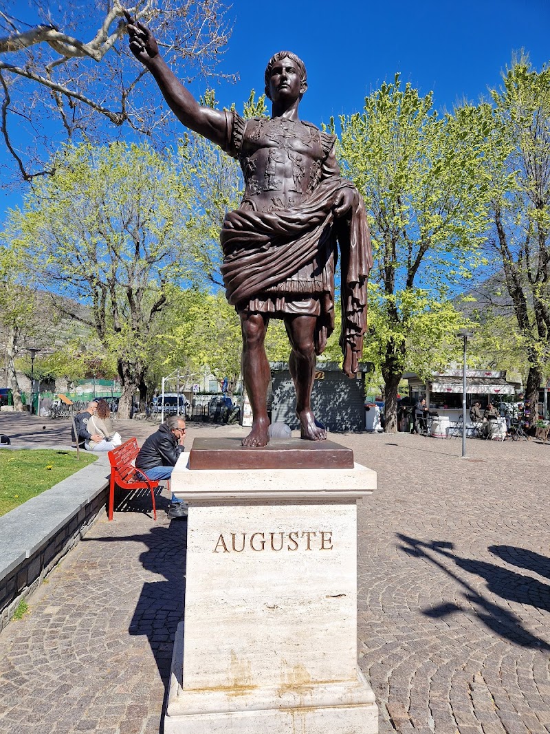 Explore the Arch of Augustus - Aosta - Italy - booked ai