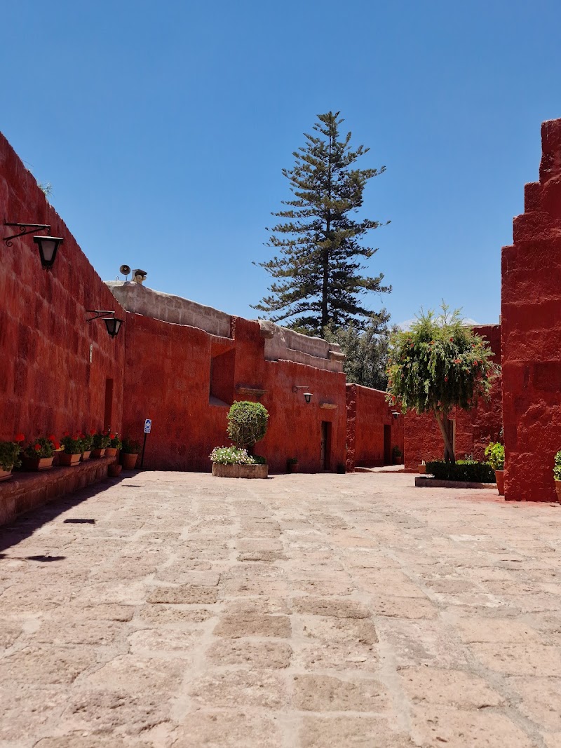 Explore the Monasterio de Santa Catalina - Arequipa - Peru - booked ai