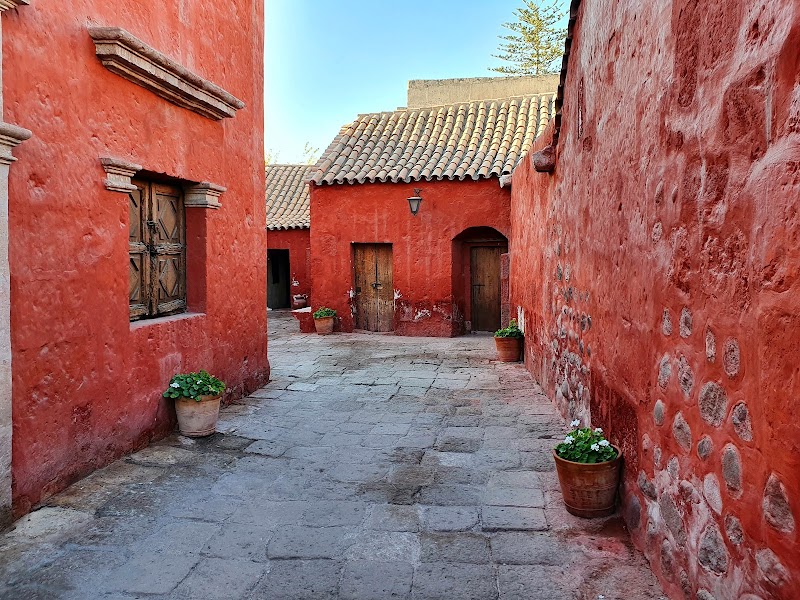 Explore the Monasterio de Santa Catalina - Arequipa - Peru - booked ai