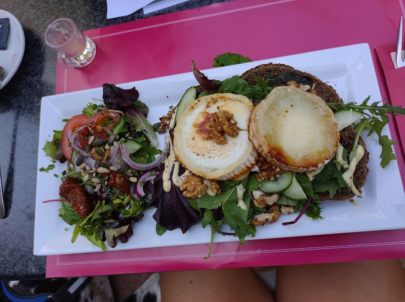 Het Oude Kantongerecht - Apeldoorn - Netherlands - booked ai