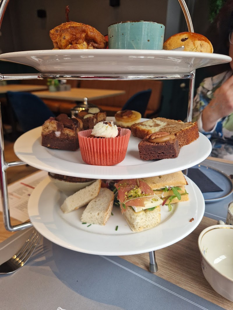 Het Oude Kantongerecht - Apeldoorn - Netherlands - booked ai