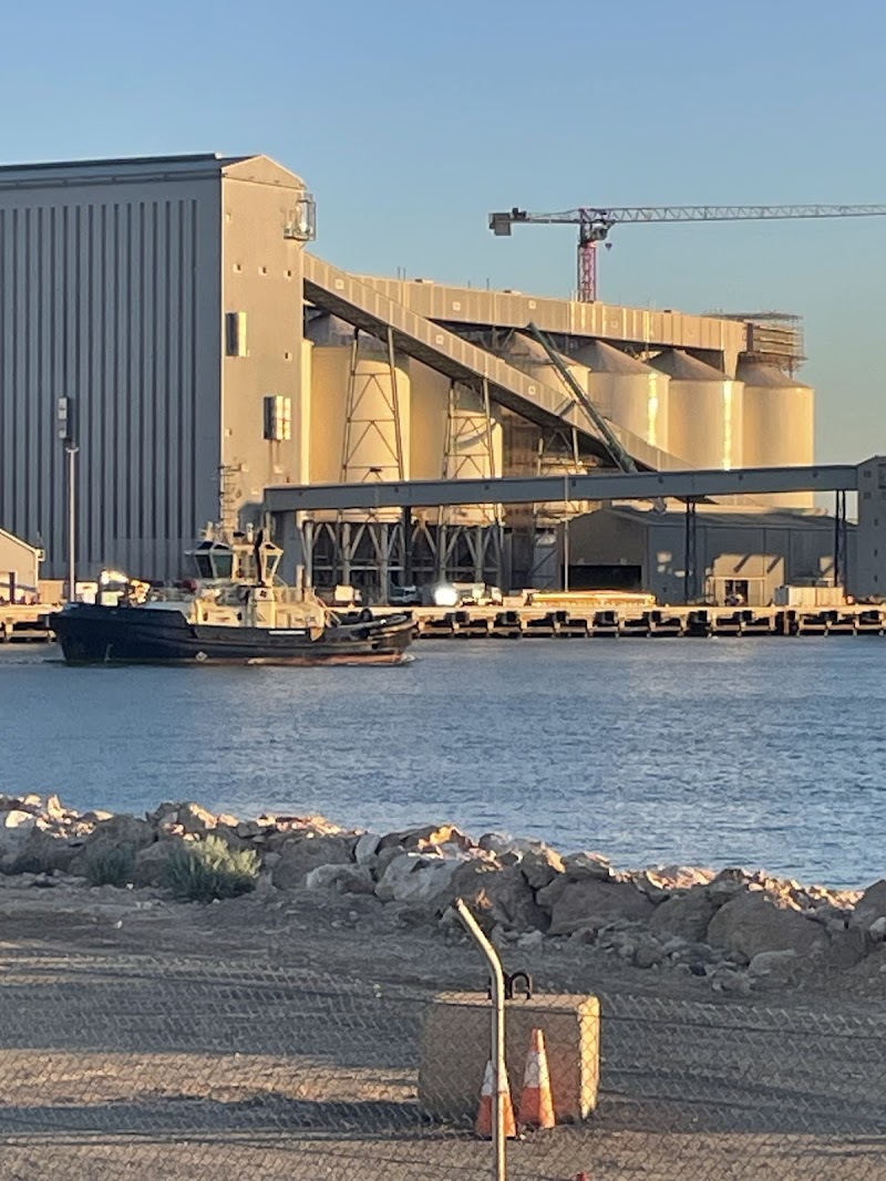 The Esplanade - Geraldton - Australia - booked ai