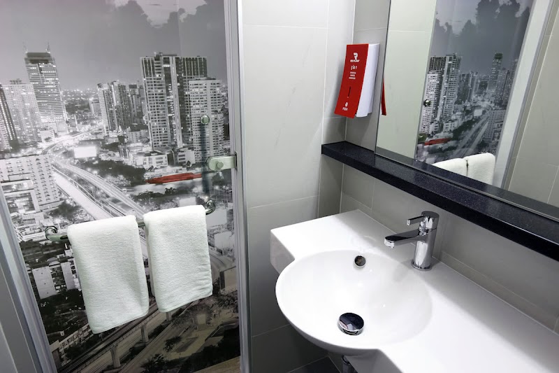 Red Planet Bangkok Surawong - Bangkok - Thailand - booked ai