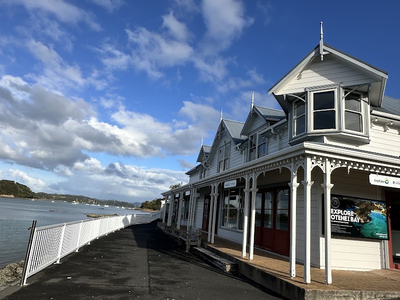 Discovering the Charm of Paihia Wharf - Paihia - New Zealand - booked ai